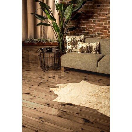Palacedesigns 4 x 5 ft. Faux Cowhide Non Skid Area Rug - Off White & Silver PA3098657